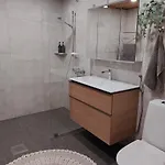 Spacious Surrounded By Arctic Nature Apartman