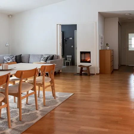 Spacious Surrounded By Arctic Nature Διαμέρισμα *