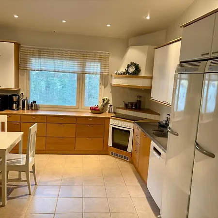 Spacious Surrounded By Arctic Nature Apartman *